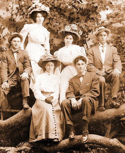 1909 Photo